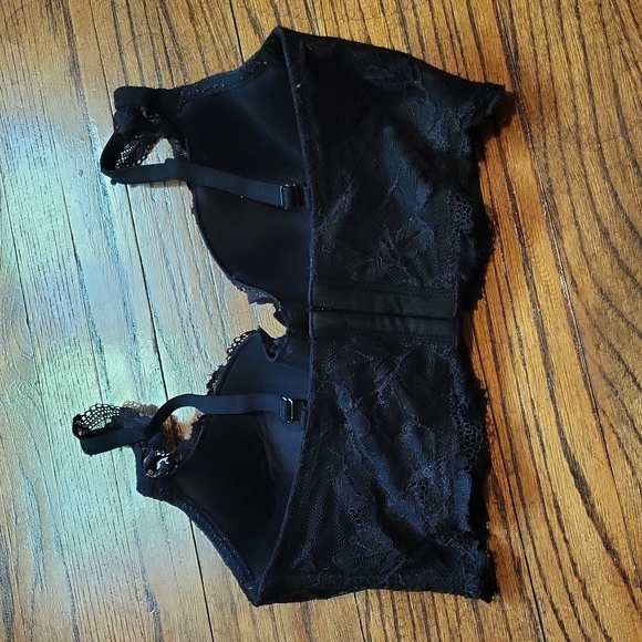 Victoria's Secret Bra - Picture 4 of 7